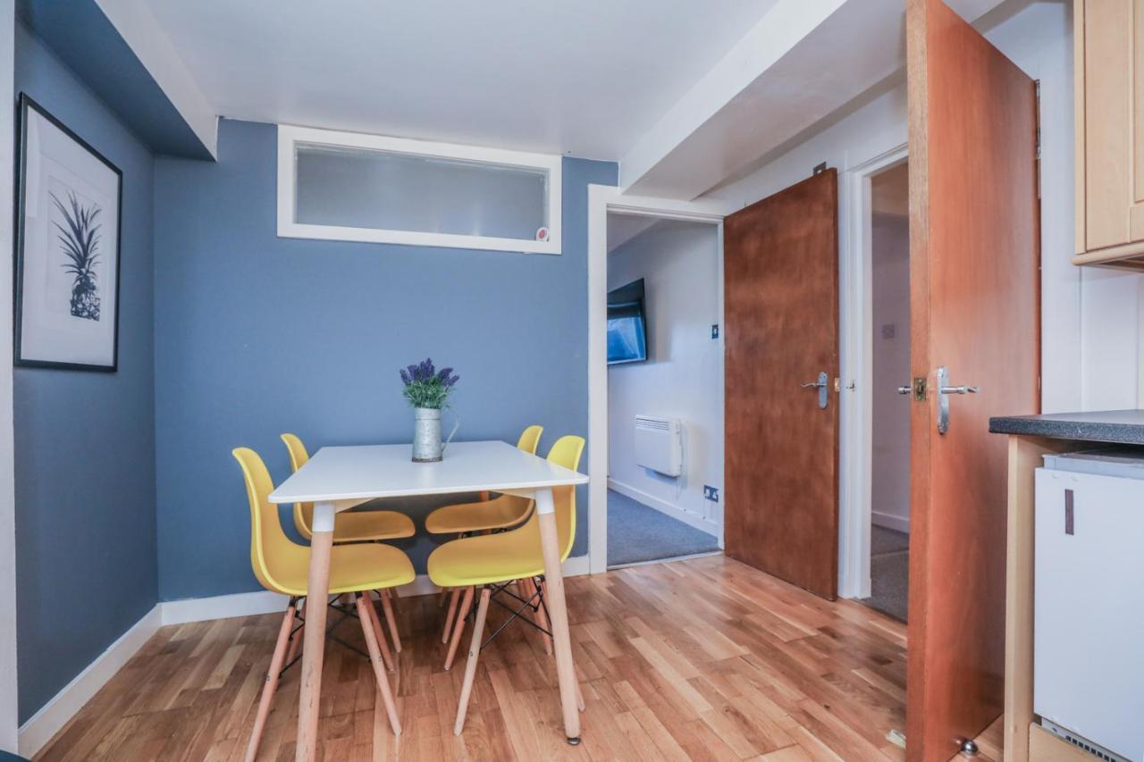 Beautiful 1-Bed Apartment Near Castle EDI Exterior foto